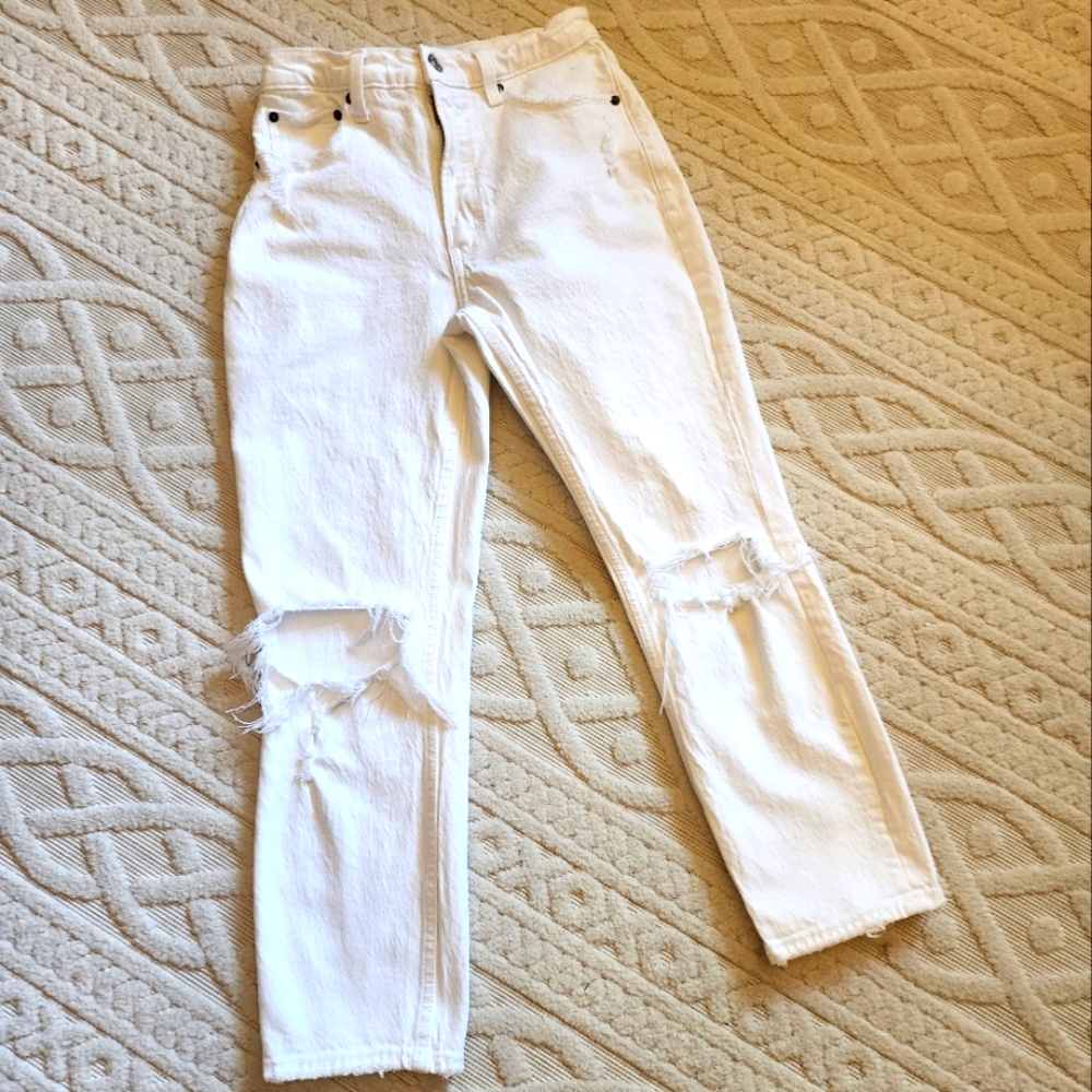 ABERCROMBIE AND FITCH  MOM  HIGH RISE JEAN